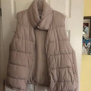 Old Navy Puffer vest